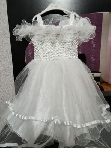 Dəstlər: Ağ rəngli qız uşağı üçün ziyafət/şənlik donu
2-4 yaş üçün — 1