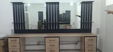 ber ber: Saş kəsimi üçün masa, Güzgülü — 1