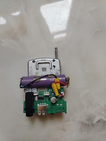 dubai version iphone: Mini AM/FM radio modulu – portativ qurğu Xüsusiyyətlər: - AM və FM — 1