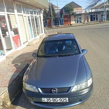 Opel Vectra: 1.6 l | 1998 il 292271 km Sedan