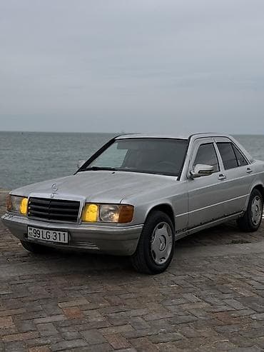 vito 651 motor: Mercedes-Benz 190 (W201) sedan - Gümüşü rəng, klassik W201 dizaynı - — 1