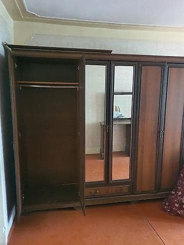 kontakt home yataq dəsti: Klassik üslubda taxta yataq otağı mebel dəsti. Tərkib: - 4 qapılı — 3