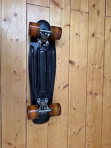 stranger things mike: Skateboard — 2
