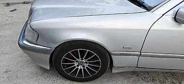 Mercedes-Benz C 200: 1.8 l | Sedan