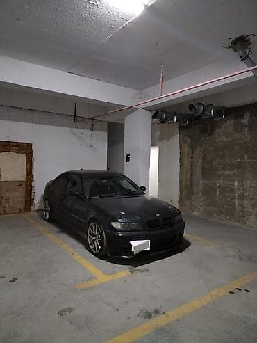 Qaraj premium binada yerləşir.Şərq bazarının arxasına düşür.Qiymətdə