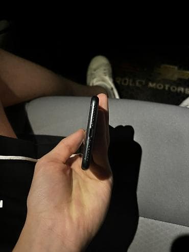 iphone 7 jet black: IPhone 7, 32 GB, Qara, Barmaq izi — 6