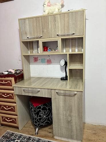 Kompüter masası, İşlənmiş, Açılmayan, Laminat, Dördbucaq masa — 1