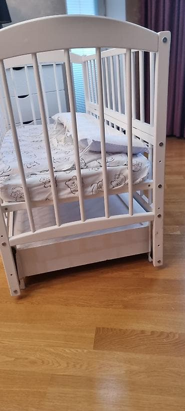 Beşiklər: Oğlan və qız üçün, Dördbucaq, Beşik, Dəstsiz, Matras ilə, Yellənmə mexanizm ilə — 1