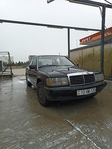 bemve ef 10: Mercedes-Benz 190 (W201): 0.2 l | 1992 il Sedan — 4
