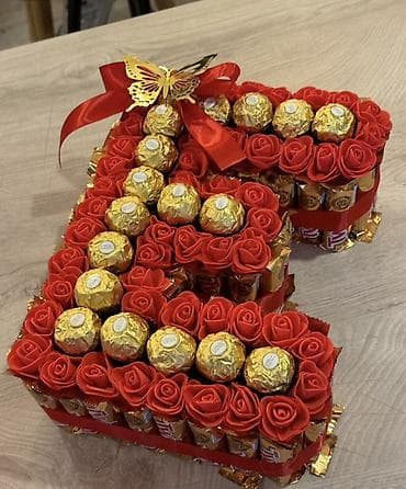 Raffaello Kinder ilə hərf şəklində şirniyyat kompozisiyası - 3D hərf — 5