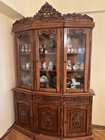 Künc vitrin bufet – massiv ağacdan, klassik oyma naxışlı - Material