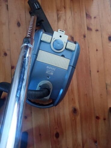 islenmis darvaza: Wolf markalı tozsoran, 2600W gücündədir. Üzərində tənzimləmə — 1