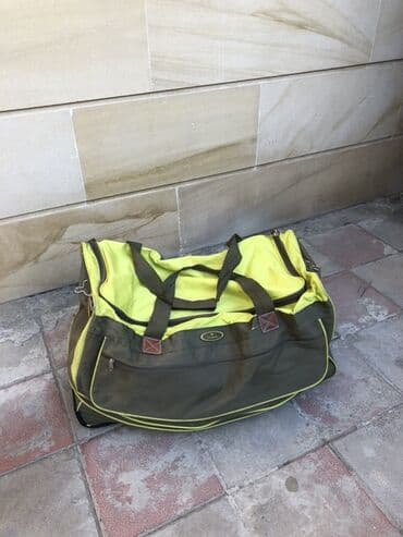 Boyuk çamadandır.birazda boyuyur ela vezıyyetde qlupu yoxdur !!!