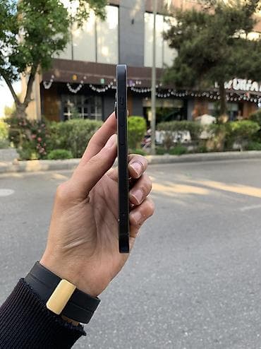 ipad 10 cu nesil: IPhone 15, 128 GB, Black Titanium, Face ID — 4