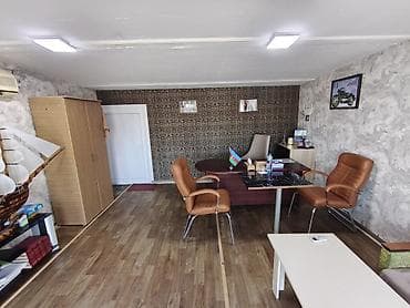 Böyük ofis masası, 3 Kreslo ilə Bir TV altlığı ( gəmi satılmır) 1