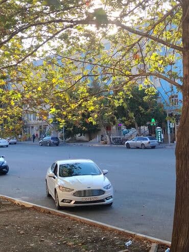 BYD: Ford Fusion, ağ rəngli sedan Texniki və komfort xüsusiyyətləri: - — 3