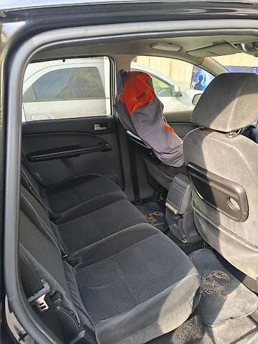 barter avto: Ford Focus C-Max, qara rəng, 5 qapılı kompakt miniven. Xarici: - Qara — 7