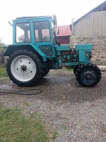 traktor altlıqlı qara qadın bosonojkaları: Traktorlar — 5
