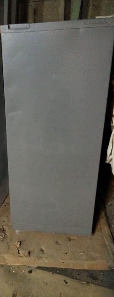 железный шкаф для документов: Metall şkaf / seyf tipli dolab 100 azn - Material: qalın metal korpus — 1