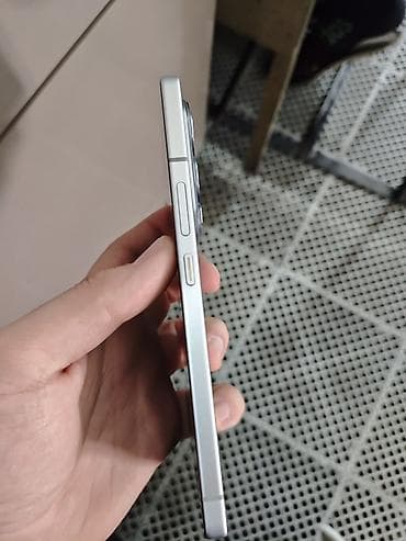 ön kamera: Infinix Note 30 VIP, 256 GB, rəng - Boz — 6