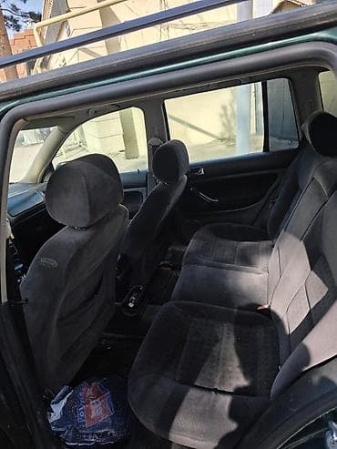 Volkswagen: Volkswagen Golf Variant: 2 l | 2001 il Universal — 6