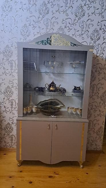 a class mebel: Qonaq otağı üçün mebel dəsti Tərkib: - Güzgülü bufet/komod: üst — 2