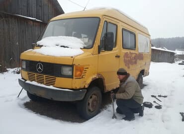 Mercedes-Benz 300 Series: 2.3 l | 1992 il Mikroavtobus