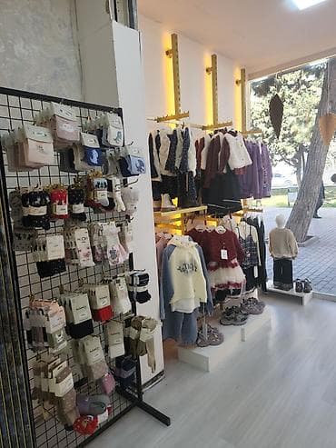 возьму в дар мебель: Uşaq geyim və aksessuarları mağazası üçün hazır satış köşəsi və — 7