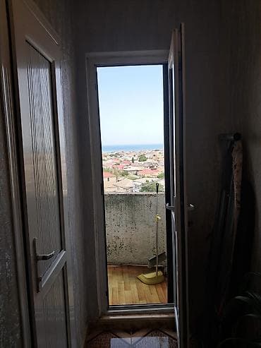 xankendi ev satilir: Sumqayıt, 3 otaqlı, Köhnə tikili, 73 kv. m — 2