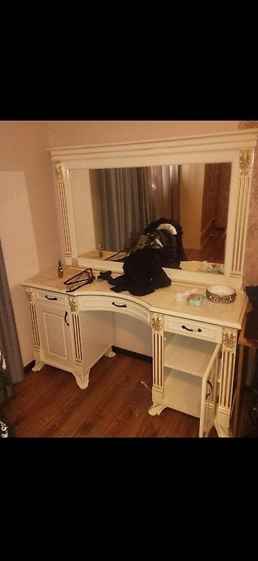 (Termo) yaxwi veziyyetde seliqeli islenib qiymet 150 azn ûnvan