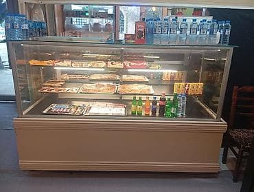 Quru sirniyyat vitrini satılır 500 manat Ölçü: 2 metr hündürlük 1.25