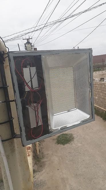 heyet ucun isiqlar: Güclü LED proyektor/floodlight - İşıq mənbəyi: sıx yerləşdirilmiş — 1