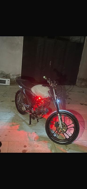 Minsk - Minisk, 110 sm3, 2000 il