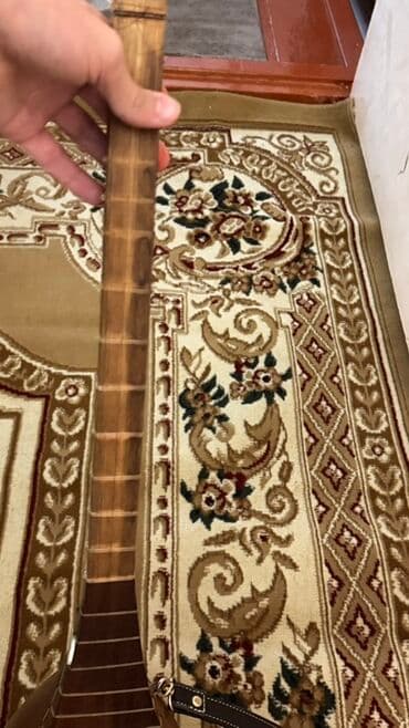 ucuz sıntezatorlar: 🔹 Ana sazdır – səsi çox aydın və təmiz çıxır. 🔹 5 ildir məndədir, son — 4