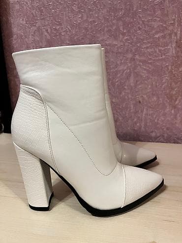 ayqqabi: Ağ bot, keyfiyyətli almaniya istehsalı — 1