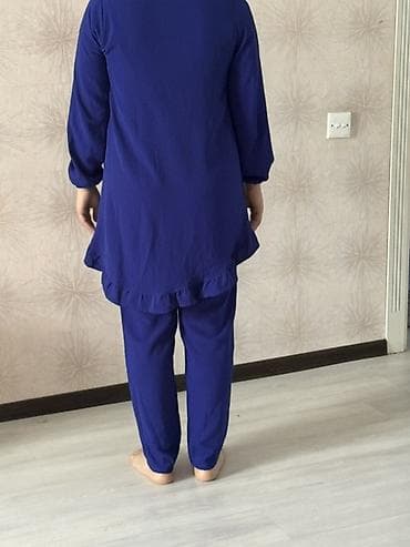 Qadınlar üçün iki hissəli dəst – tünd mavi rəng - Üst: uzun, düyməli — 2