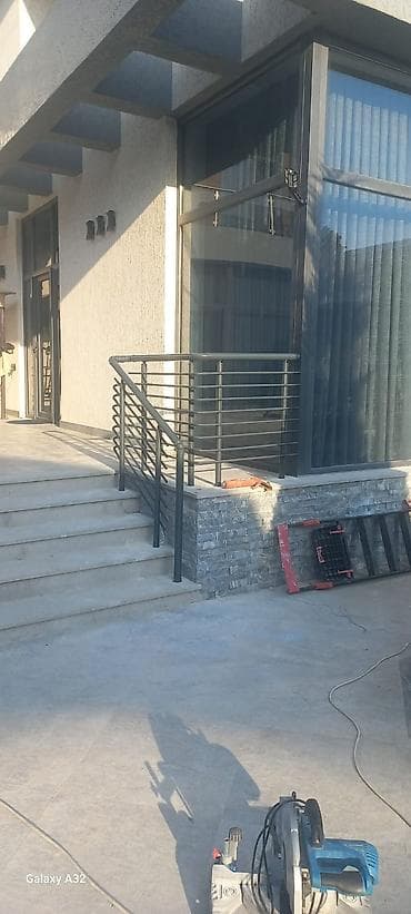 pilləkən daşları: Metal məhəccər və pilləkən tutacaqları – layihələndirmə və quraşdırma — 1