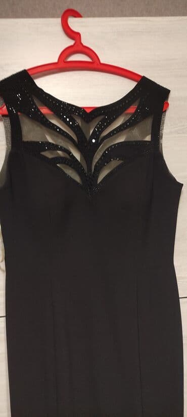 hörümçək adam paltarı: Toy libasi.Bir defe geynilib. 100 man
Razmeri 42/44 — 1