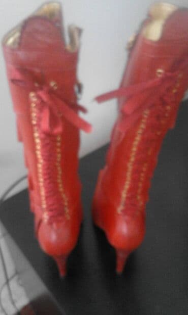 qadin botlari: Ölçü: 37, İşlənmiş — 8
