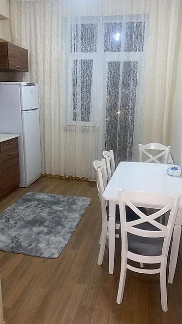 Kiraye ev_bileceride dsk yoluna yaxin midanin binasında 9/3 — 9