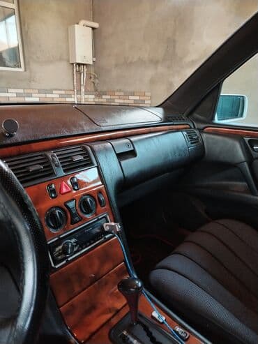 mercedesbenz w210 surətlər qutusu başlığı: Mercedes-Benz E 230: 2.3 л | 1995 г. Седан — 6