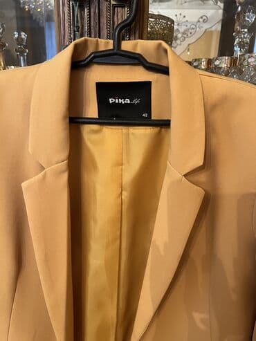 cins pencekler: Qadin kostyumu 10 azn — 3