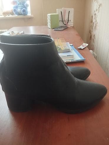 ugg bakü: Ölçü: 36, rəng - Qara, İşlənmiş — 1