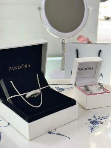 italyan qizili: Dəstə daxildir: Sırğa, Pandora, Gümüş — 7