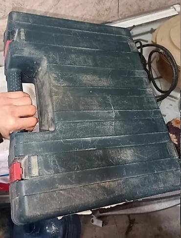 Satılır: Bosch GBH 2-20 D Professional modeli. Bu, adi bazarda satılan — 7