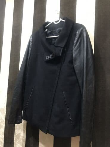 Qadın gödəkçə – qara rəng, qarışıq material - Dizayn: assimetriyalı ön