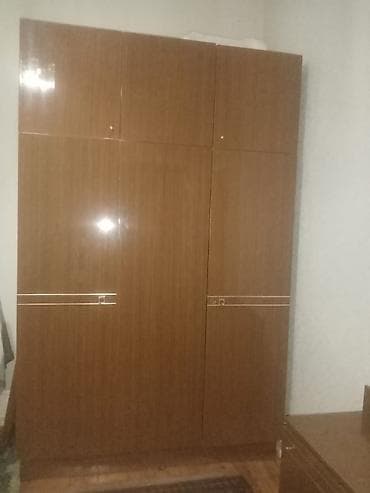 hamam ucun dolab: 3 qapılı, Qəhvəyi, Taxta, Açılan, Düz dolab — 1