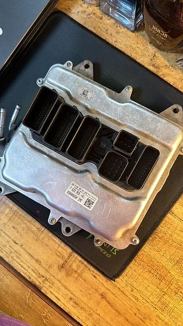 kredit motorlar: Bmw F10 M5 Sol terefi idare eden beyindir M5 usten cixmadi Məhsul — 1