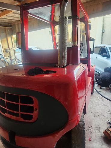 reduktor 1:3: Qaldırıcı forklift – dizel, tammetal konstruksiya, qapalı operator — 2