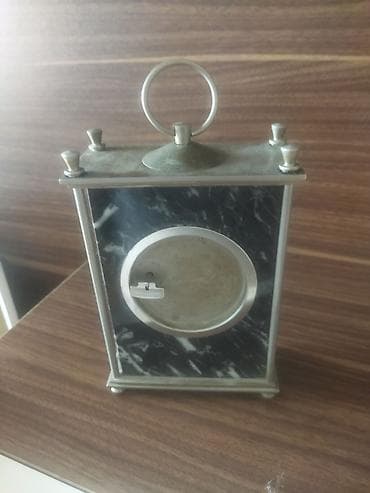 sederekde divar saatlari: Masaüstü saatlar, Mexaniki, Saniyə əqrəbi — 1